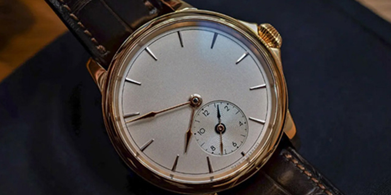 上海Rolex手表机芯洗油
